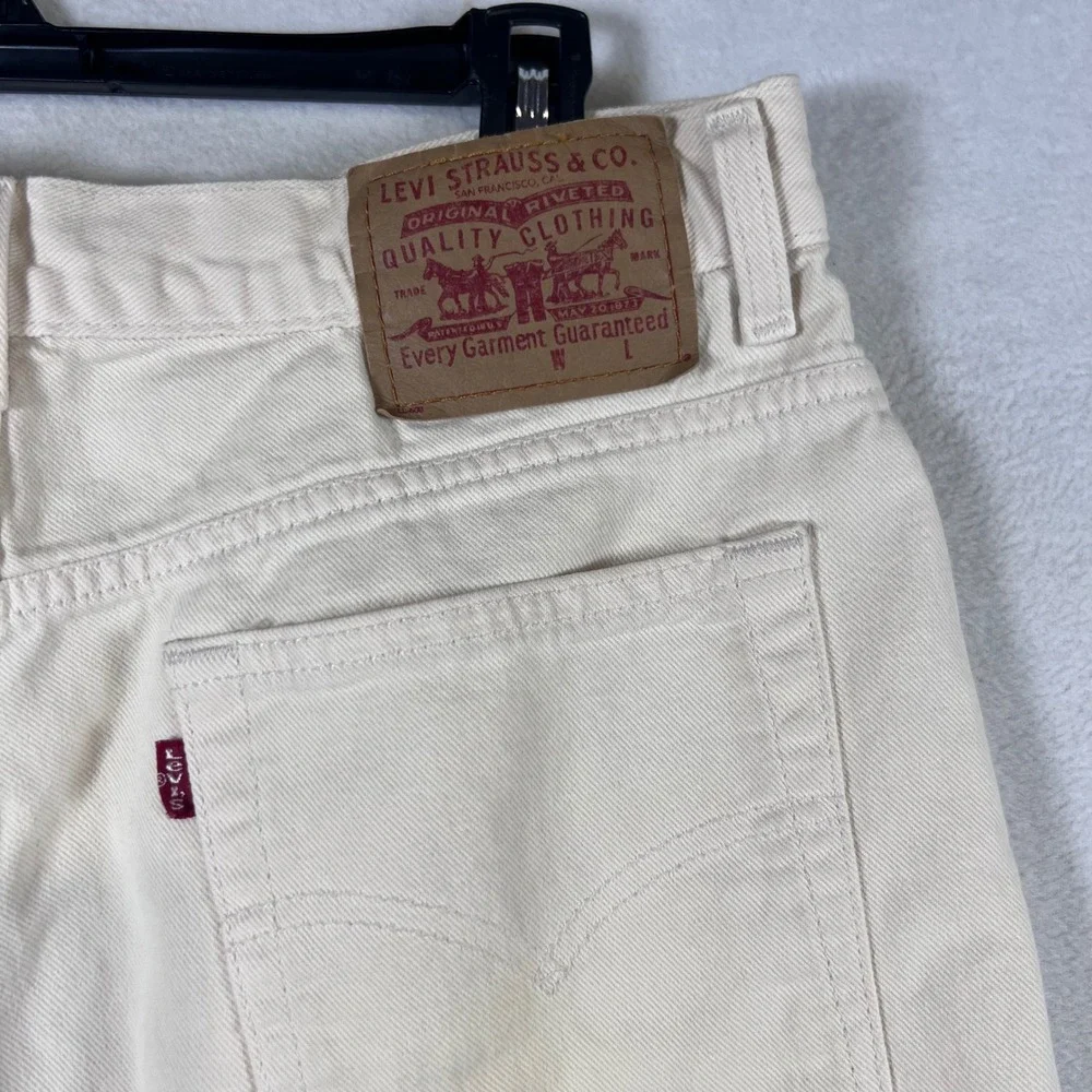 Vintage Levis 550 High Waisted Denim Shorts Cream Off White Womens Size 14 31w